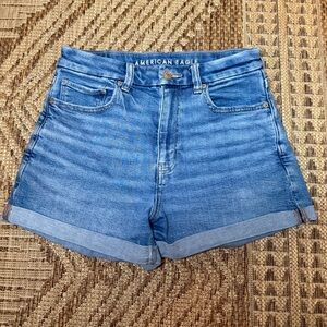 American Eagle Cuffed Mom Shorts Size 6